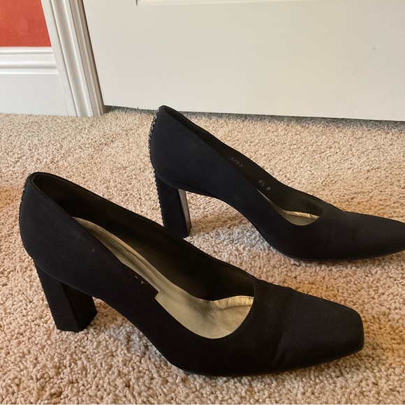 Like new Stuart Weitzman limited addition black & swavorski crystal heels - Picture 9 of 14